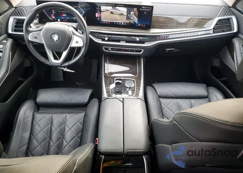 2024 BMW X7 xDrive40I z USA, uszkodzony, nr VIN 5UX23EM03R9T89120